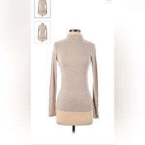 Turtleneck sweater by Splendid